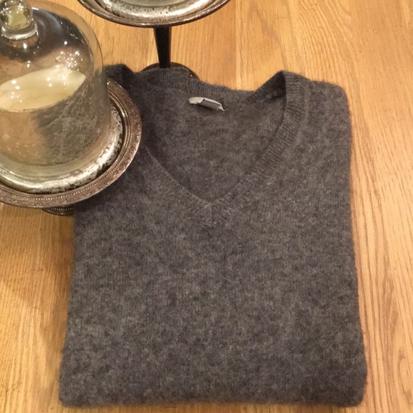 100% CASHMERE GRAY SWEATER - Picture 2 of 8